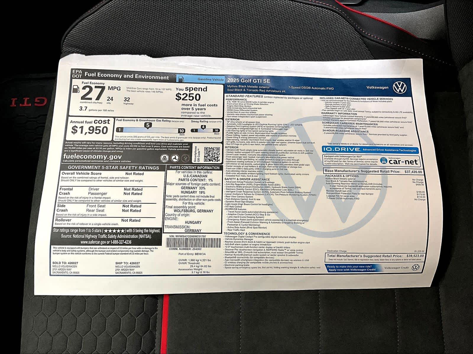 2025 Volkswagen Golf GTI SE - Photo 35