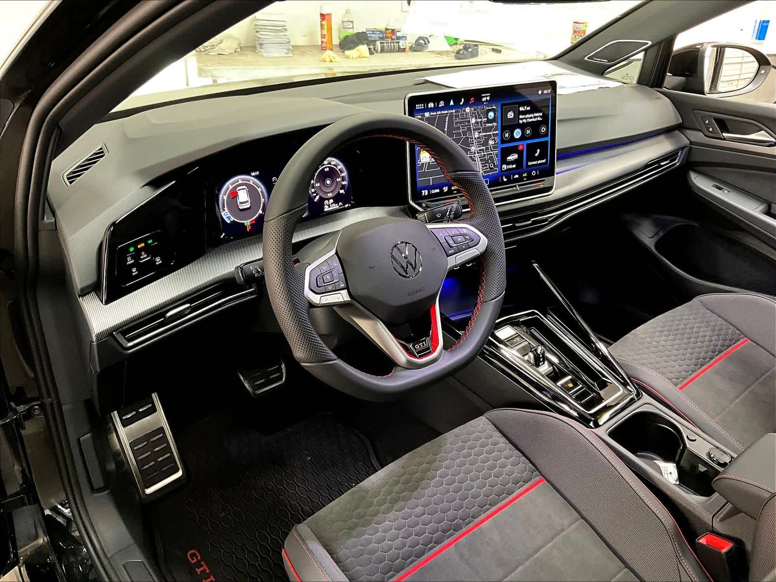2025 Volkswagen Golf GTI SE - Photo 8