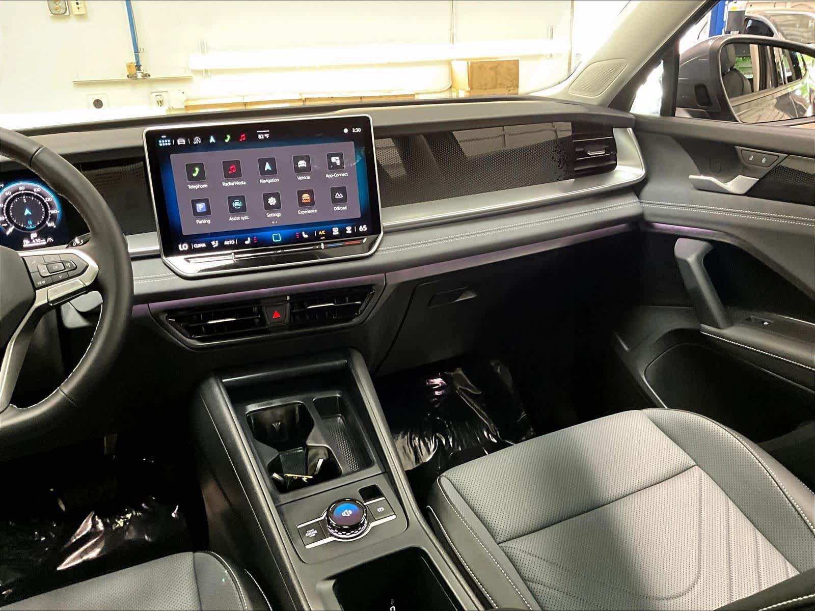 2025 Volkswagen Tiguan SE photo 6