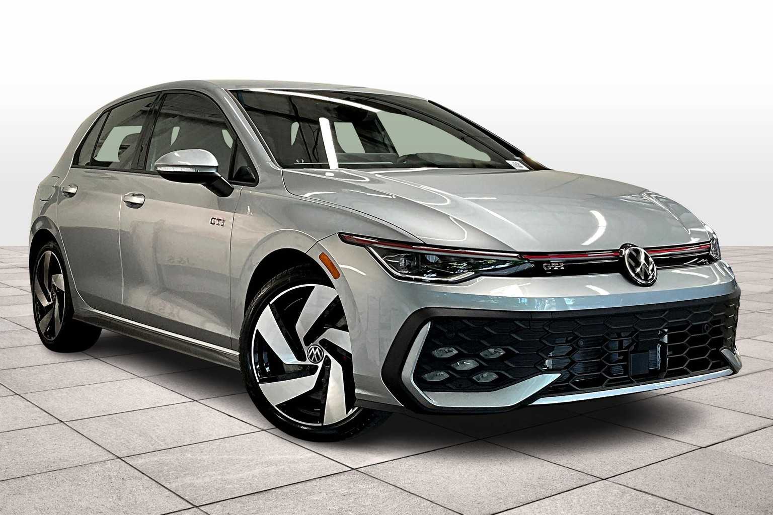 2025 Volkswagen Golf GTI S photo 2