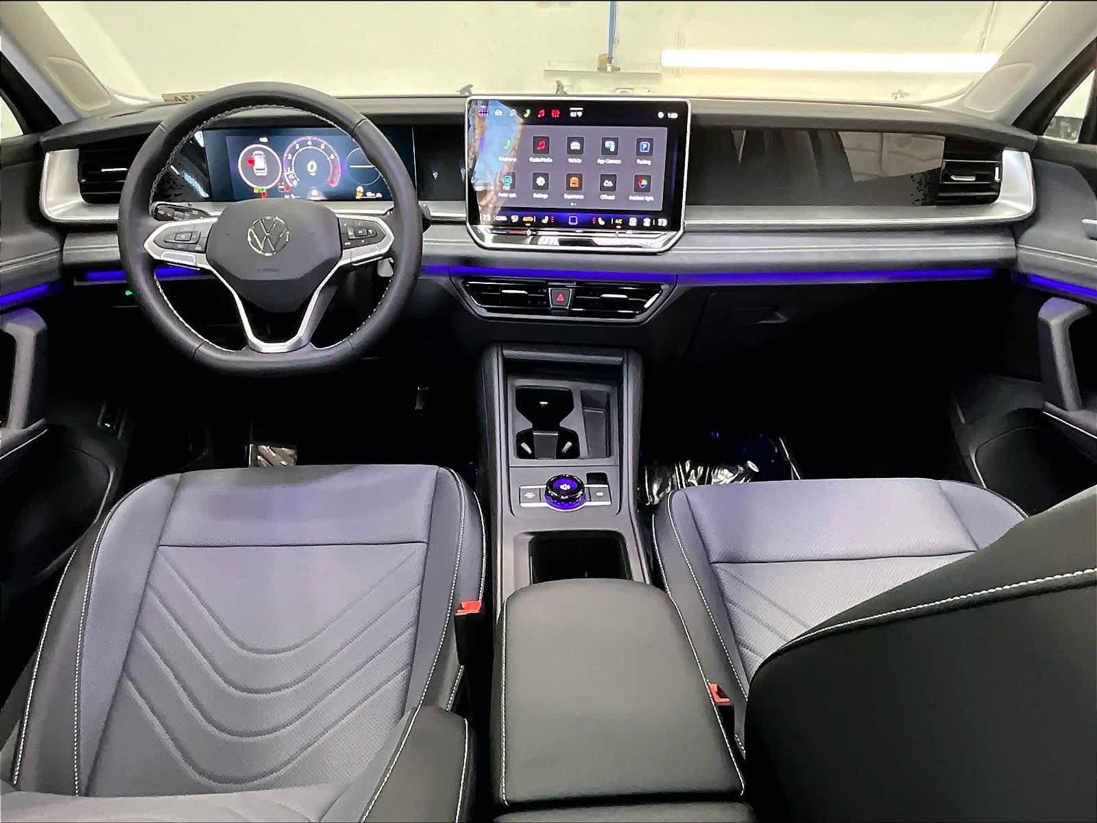 2026 Volkswagen Tiguan SE - Photo 7
