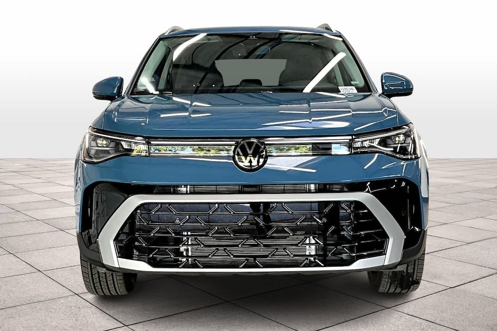 Certified 2025 Volkswagen Taos SEL 4MOTION