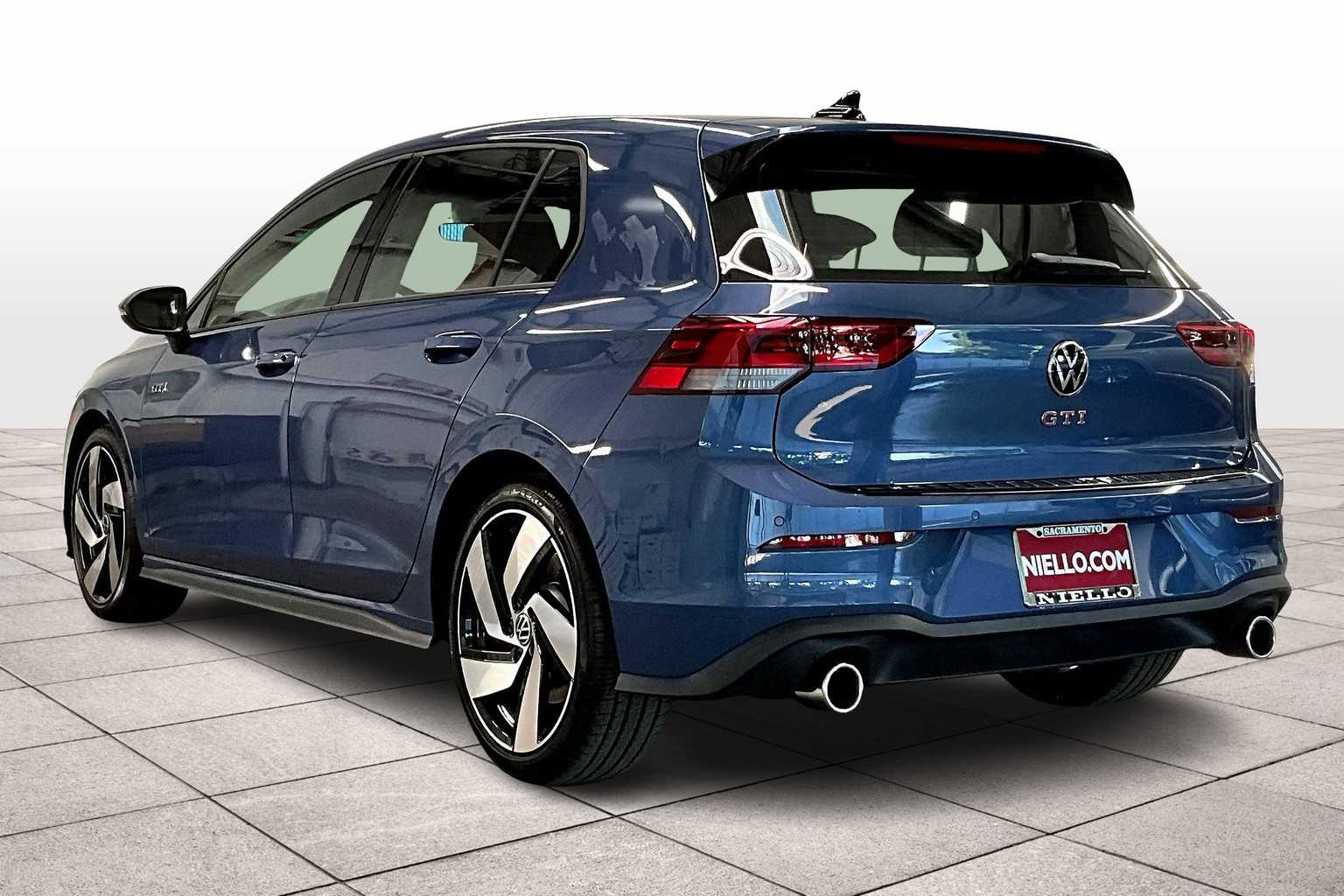 2025 Volkswagen Golf GTI S photo 3