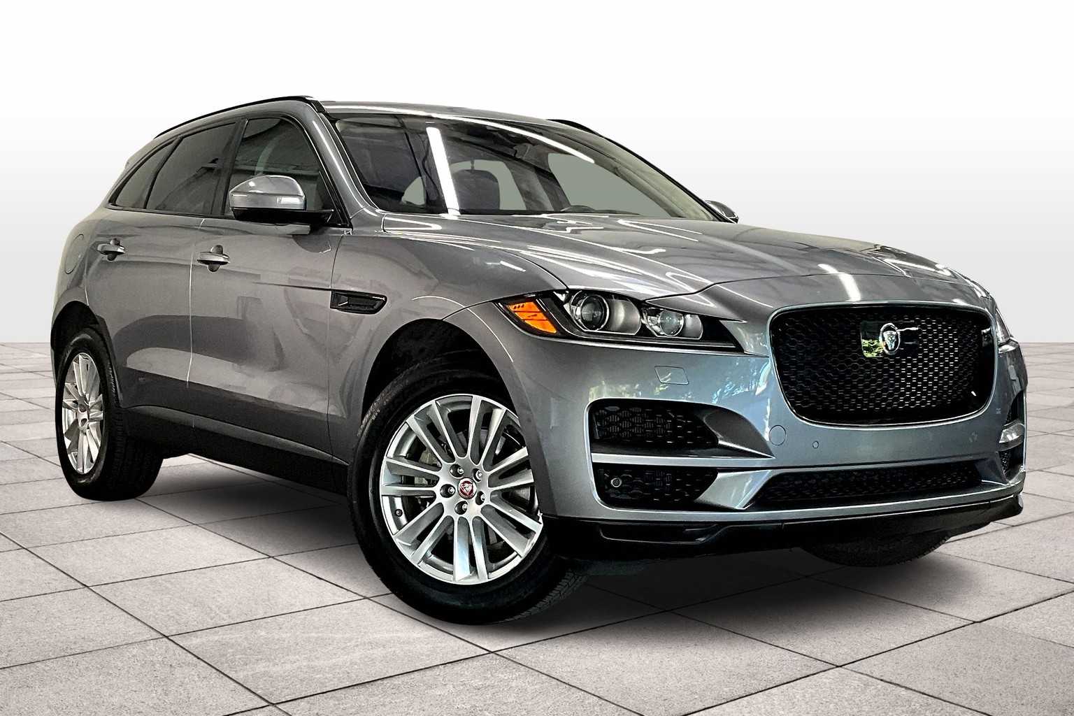 2020 Jaguar F-PACE Prestige photo 2