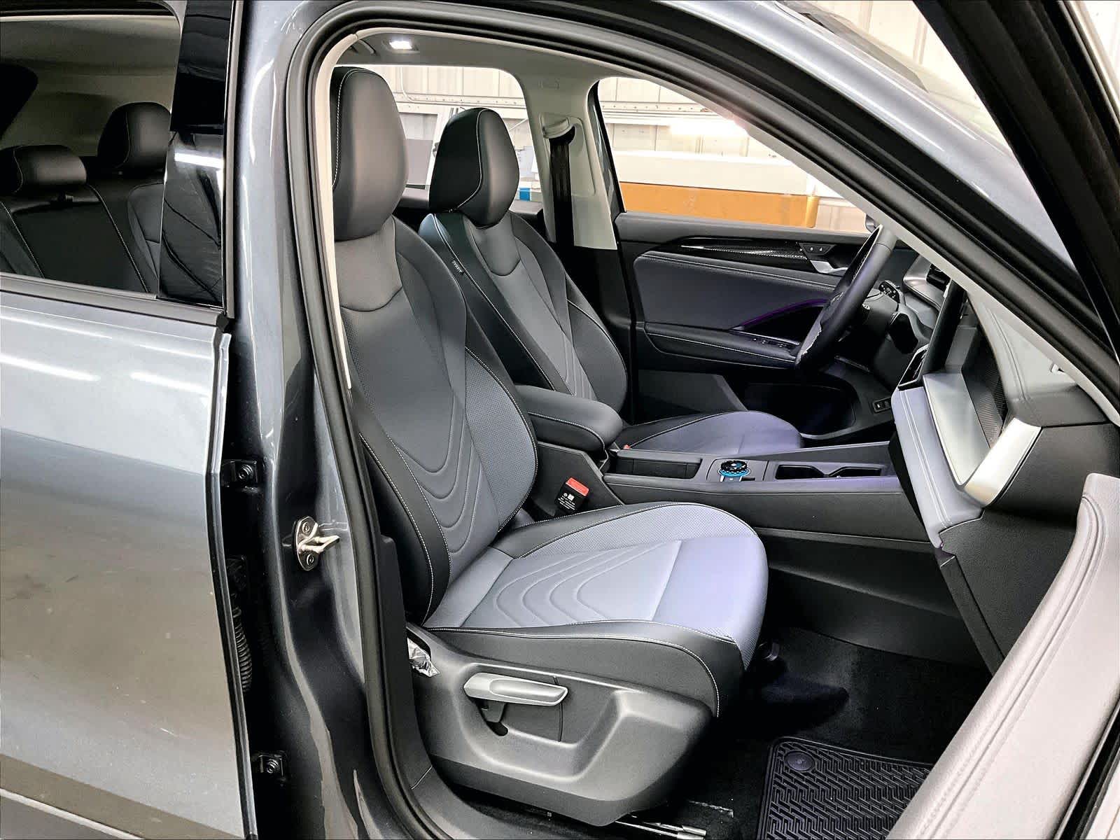 2026 Volkswagen Tiguan SE - Photo 31