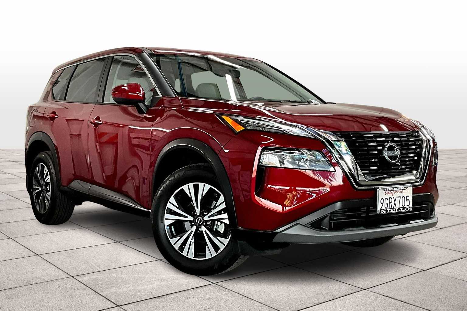 2023 Nissan Rogue SV photo 2