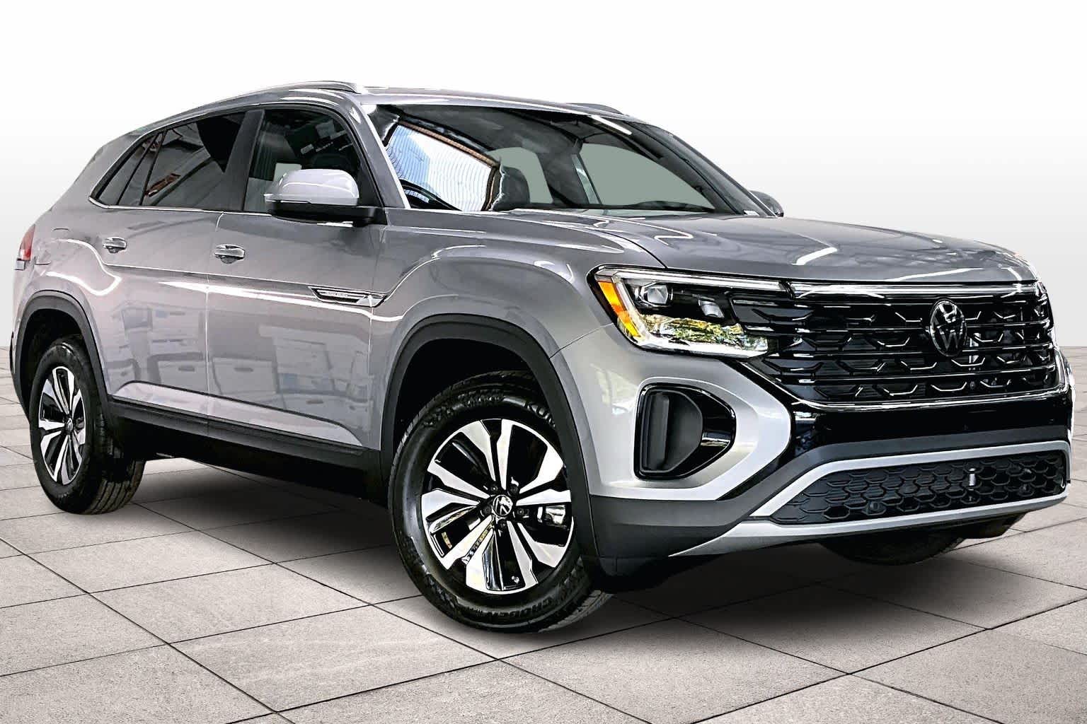 2026 Volkswagen Atlas Cross Sport SE photo 2