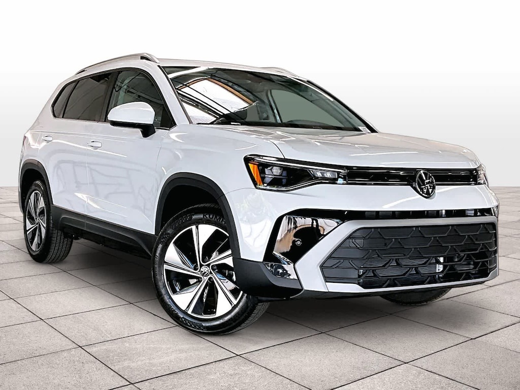 New 2026 Volkswagen Taos SE 4MOTION
