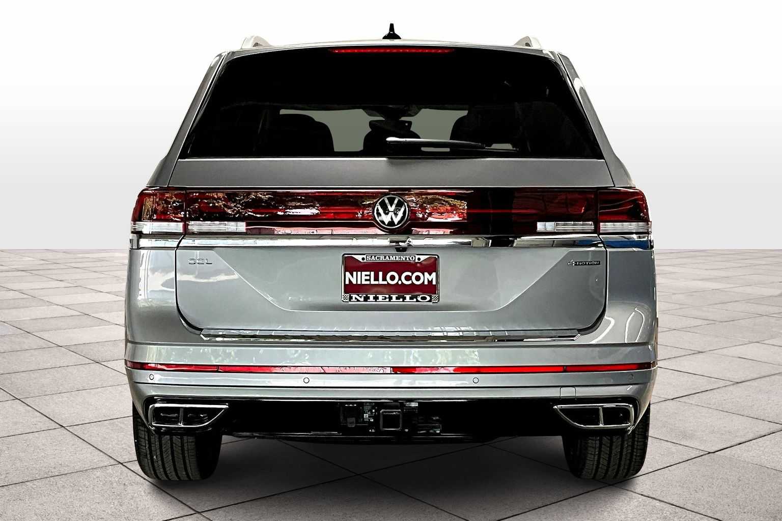 2026 Volkswagen Atlas SEL Premium R-Line photo 4