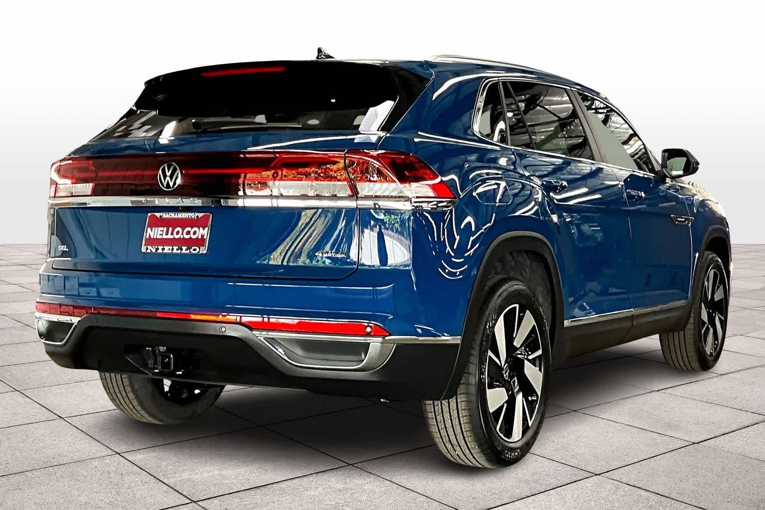 2026 Volkswagen Atlas Cross Sport SEL photo 3