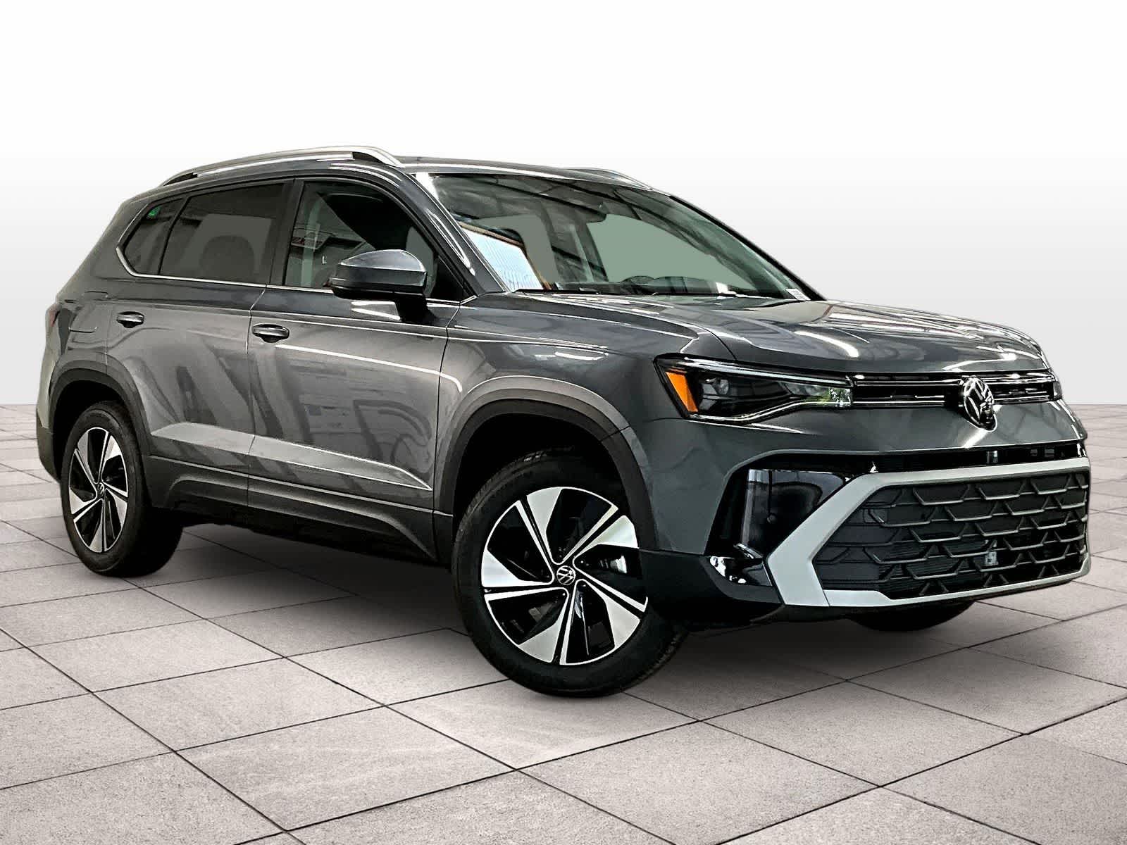 New 2026 Volkswagen Taos SE 4MOTION