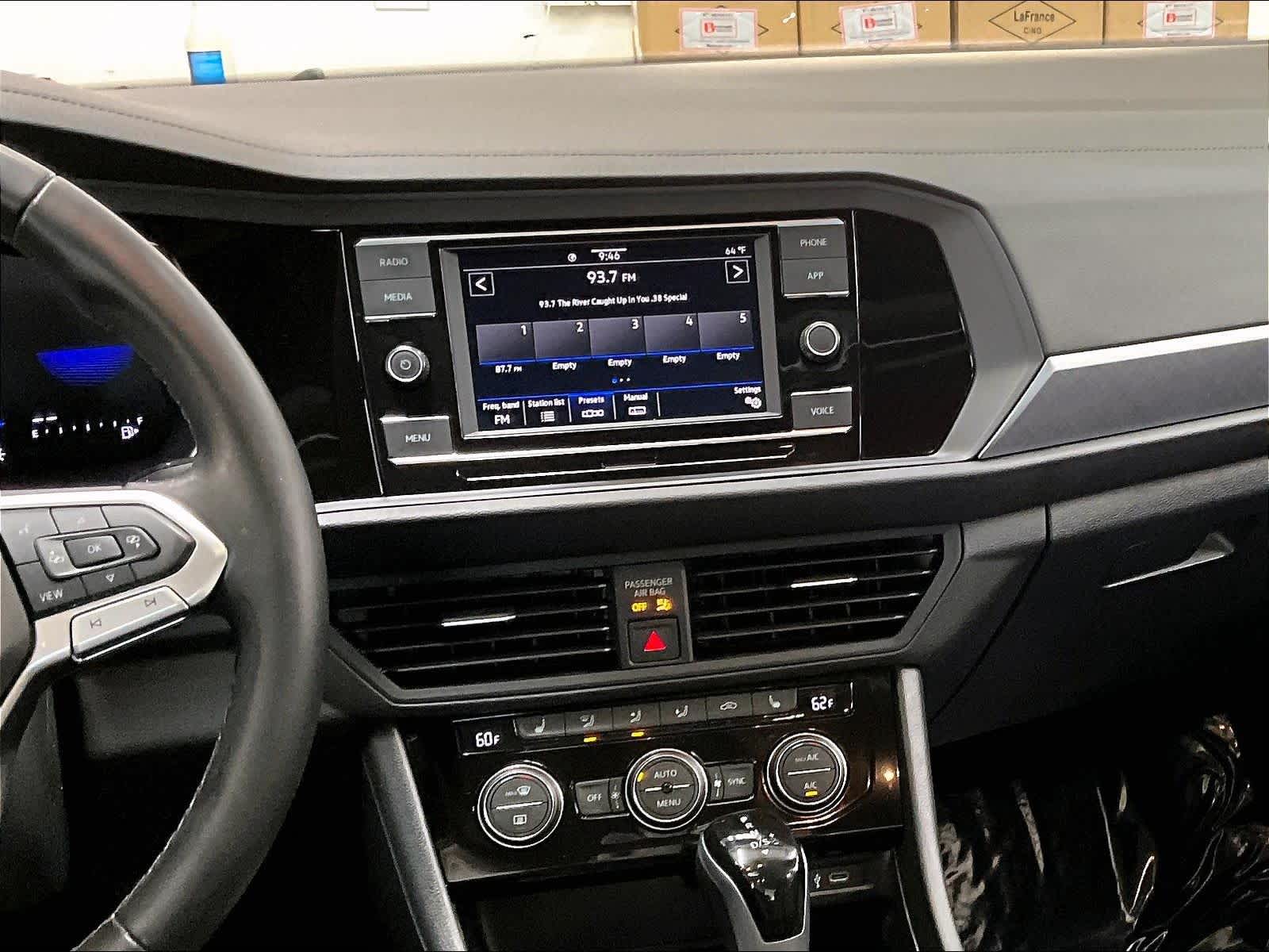 2024 Volkswagen Jetta SE photo 6