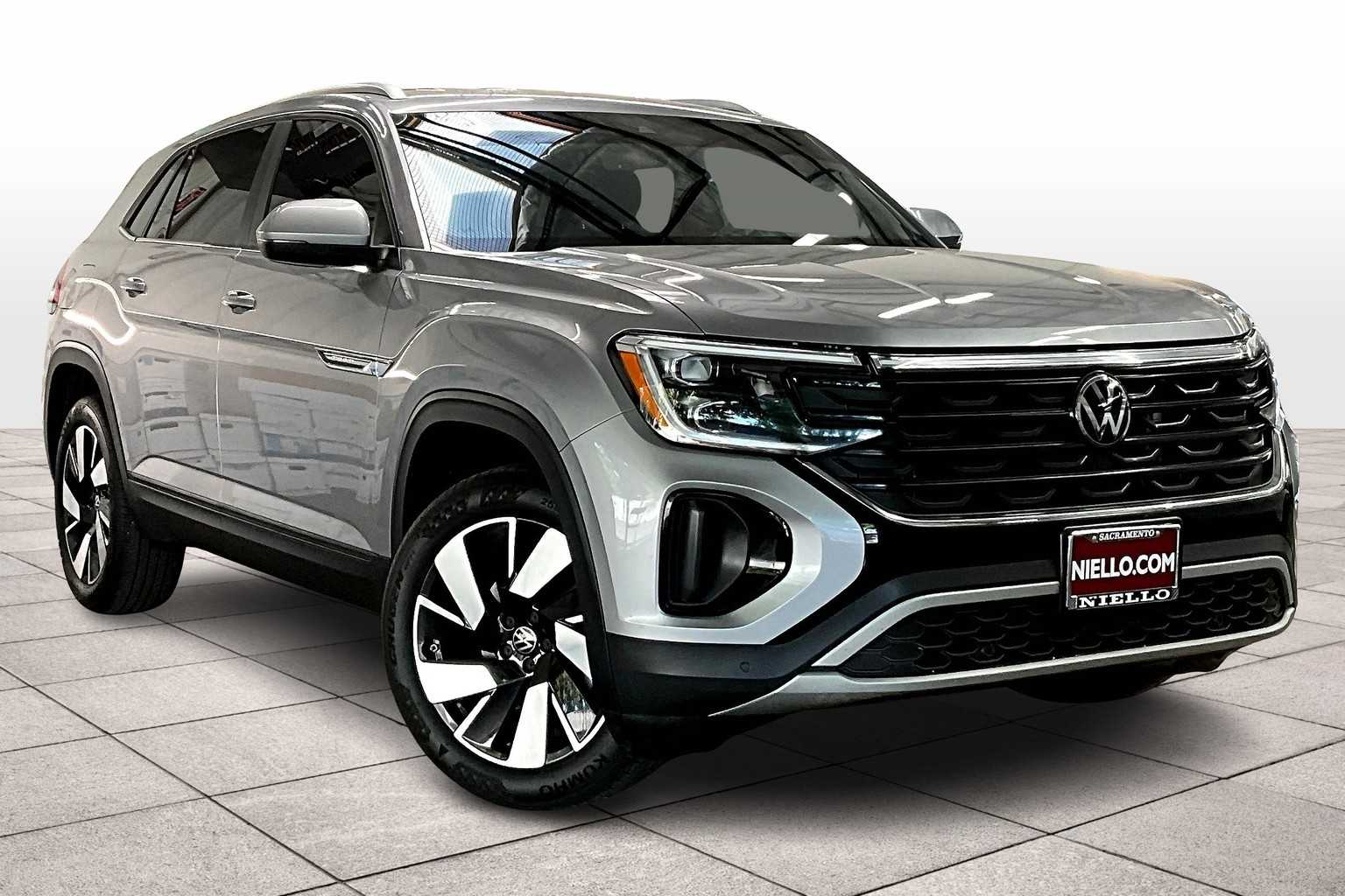 2024 Volkswagen Atlas Cross Sport SE Technology photo 2