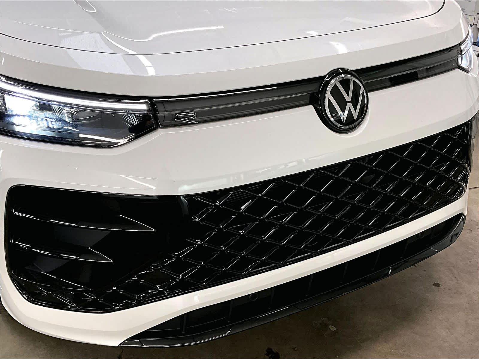 2026 Volkswagen Tiguan SE R-LINE BLACK - Photo 34