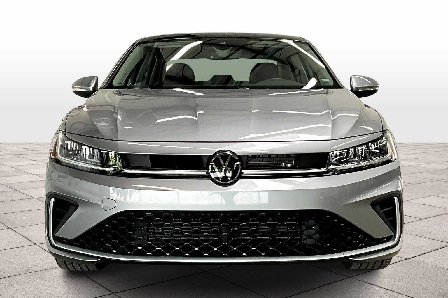 2025 Volkswagen Jetta SEL photo 3
