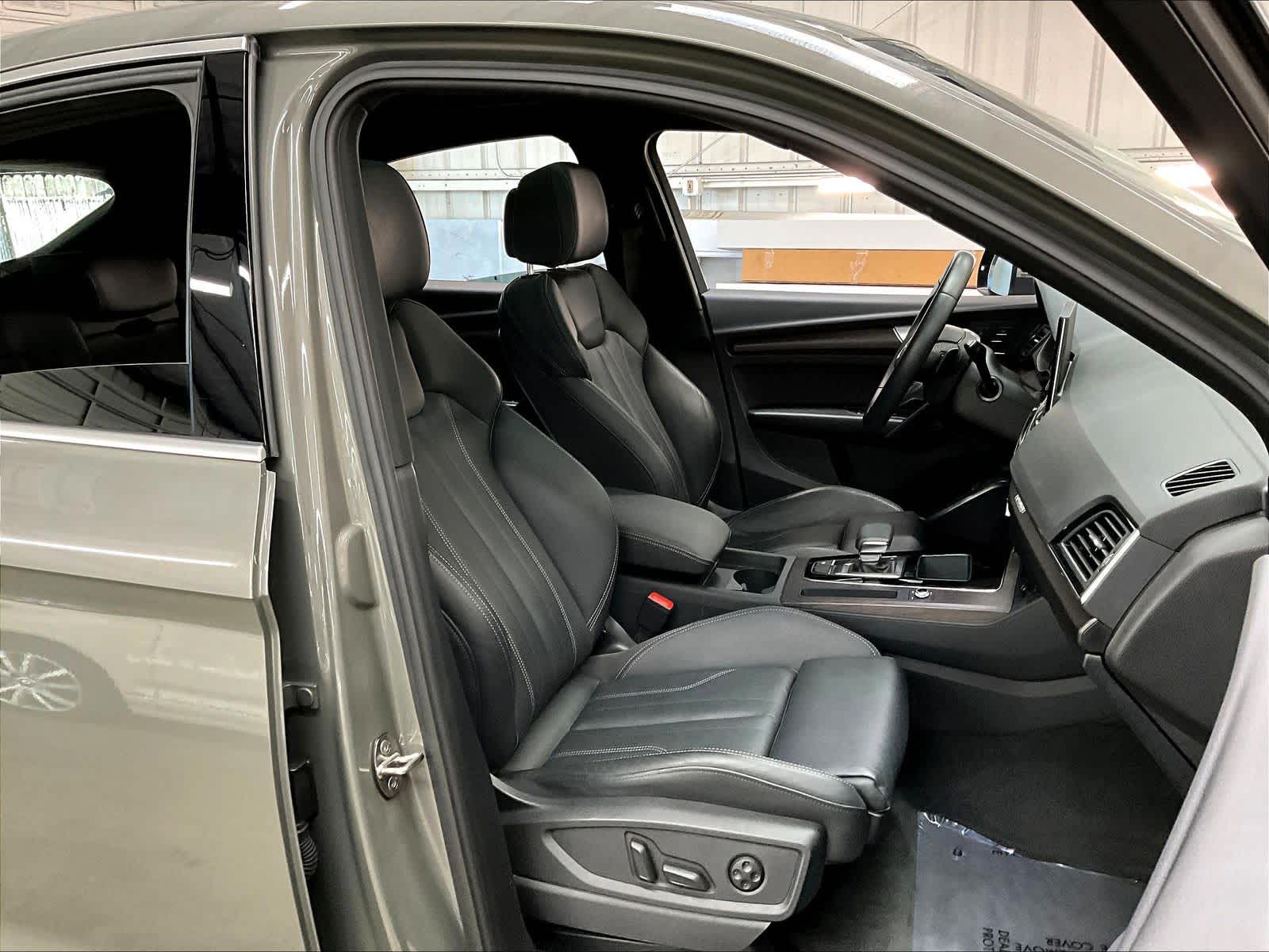 2023 Audi Q5 Sportback S Line Premium photo 3