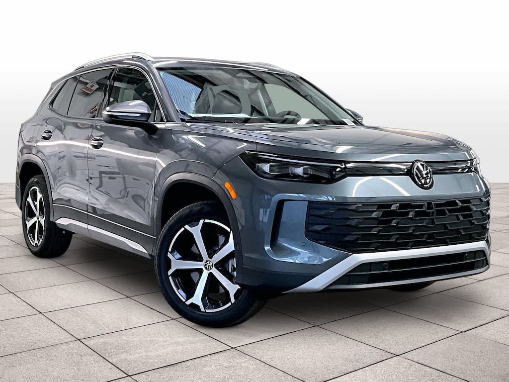 New 2026 Volkswagen Tiguan SE 4MOTION
