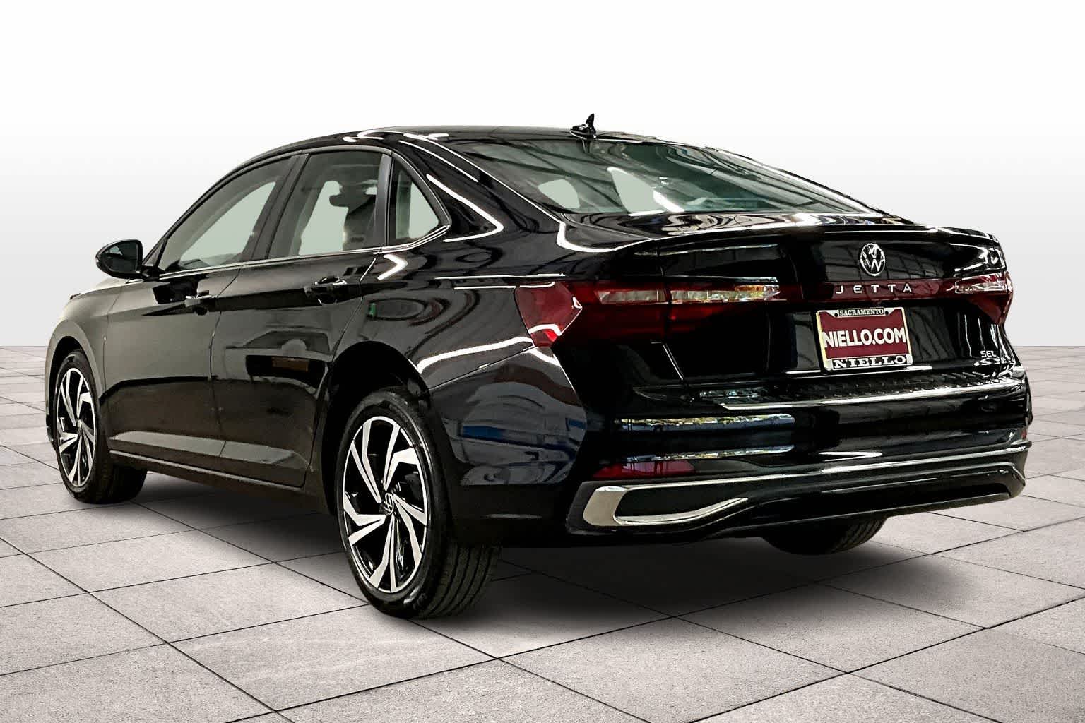 2026 Volkswagen Jetta SEL photo 3