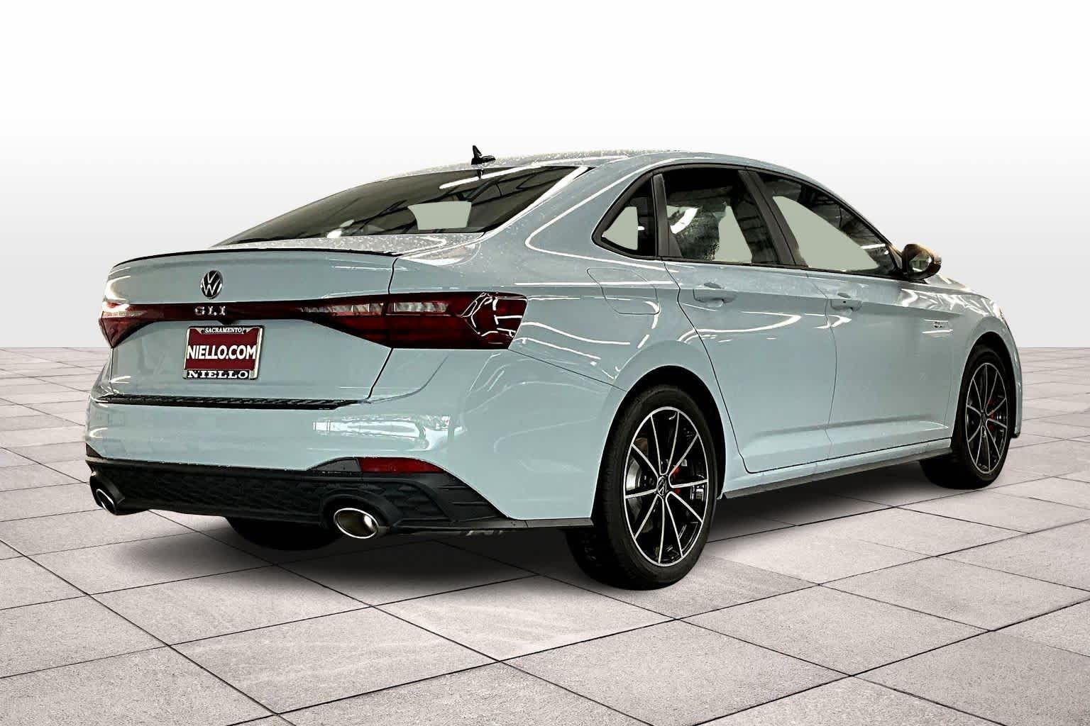 2026 Volkswagen Jetta GLI 2.0T Autobahn photo 4