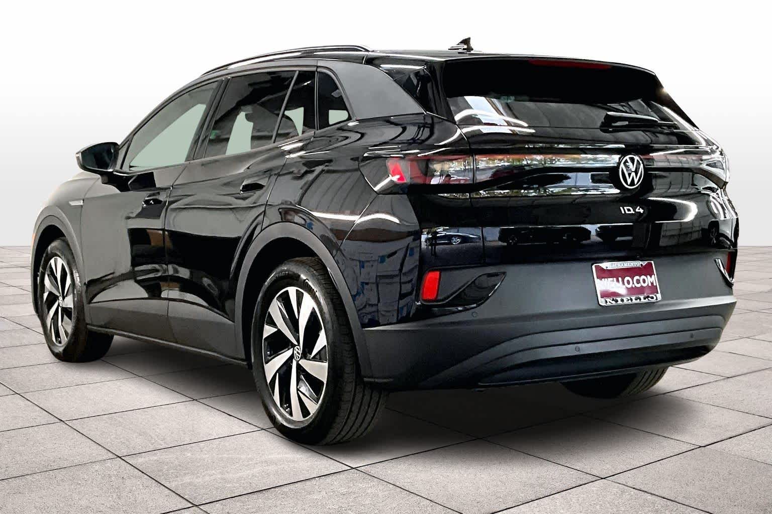 2026 Volkswagen ID.4 Pro photo 2