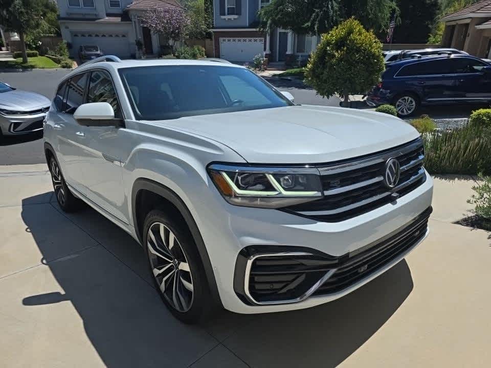 2023 Volkswagen Atlas 3.6L V6 SEL Premium R-Line photo 2