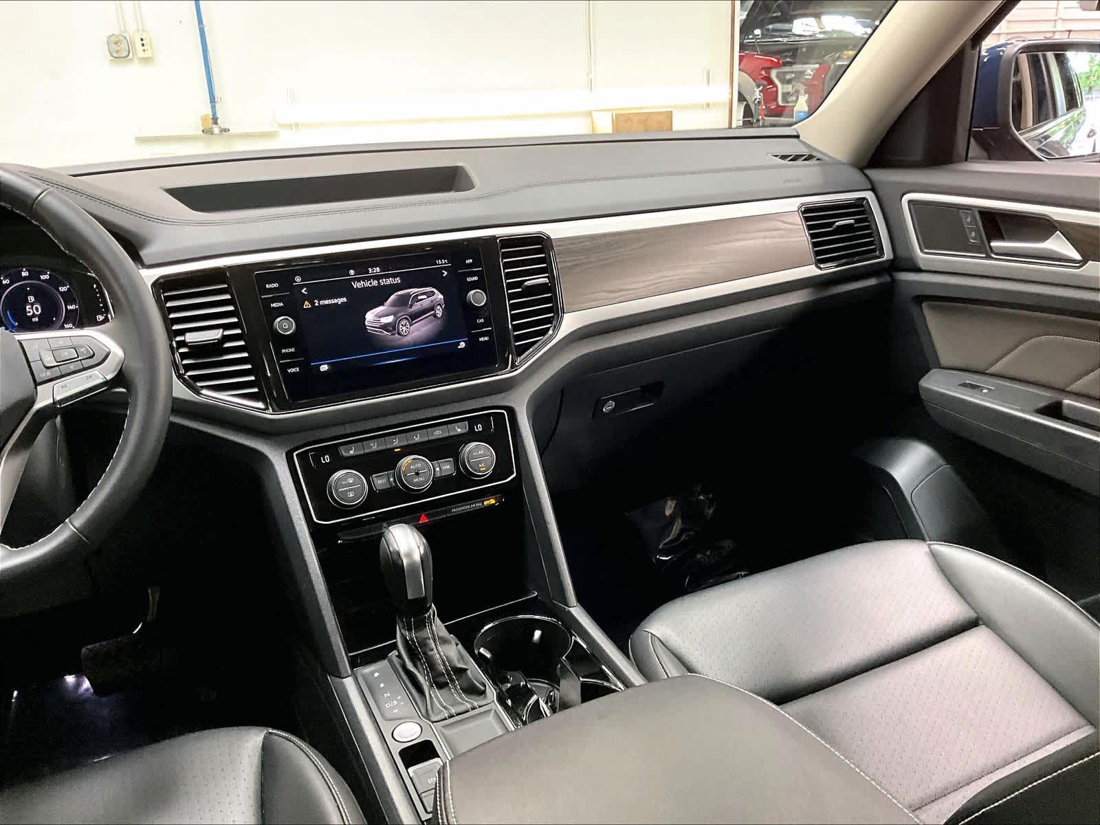 2023 Volkswagen Atlas 2.0T SE w/Technology photo 6