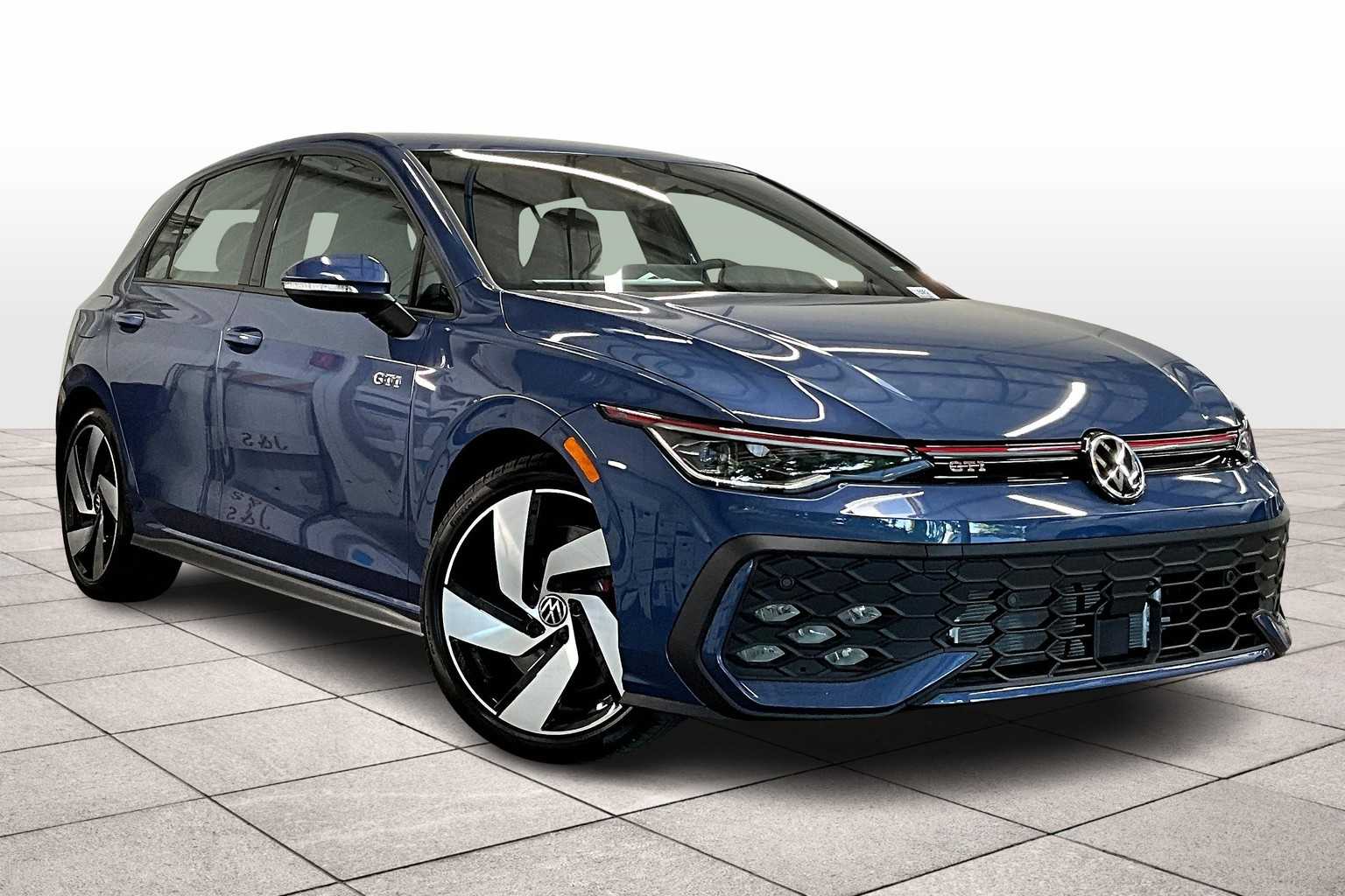 2025 Volkswagen Golf GTI S photo 2