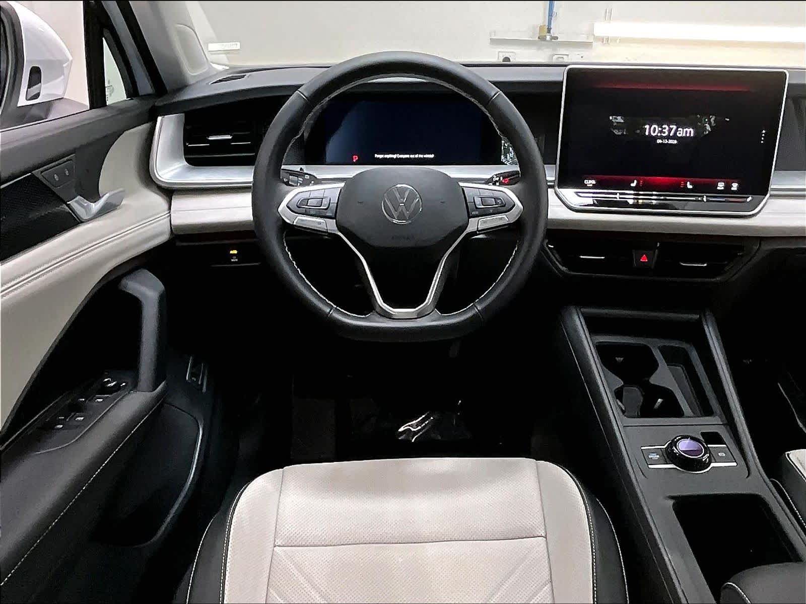 2025 Volkswagen Tiguan SE photo 5