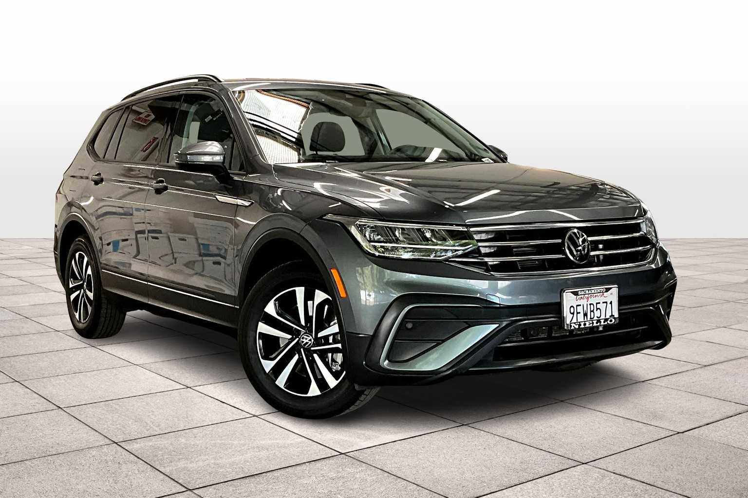 2023 Volkswagen Tiguan S photo 2