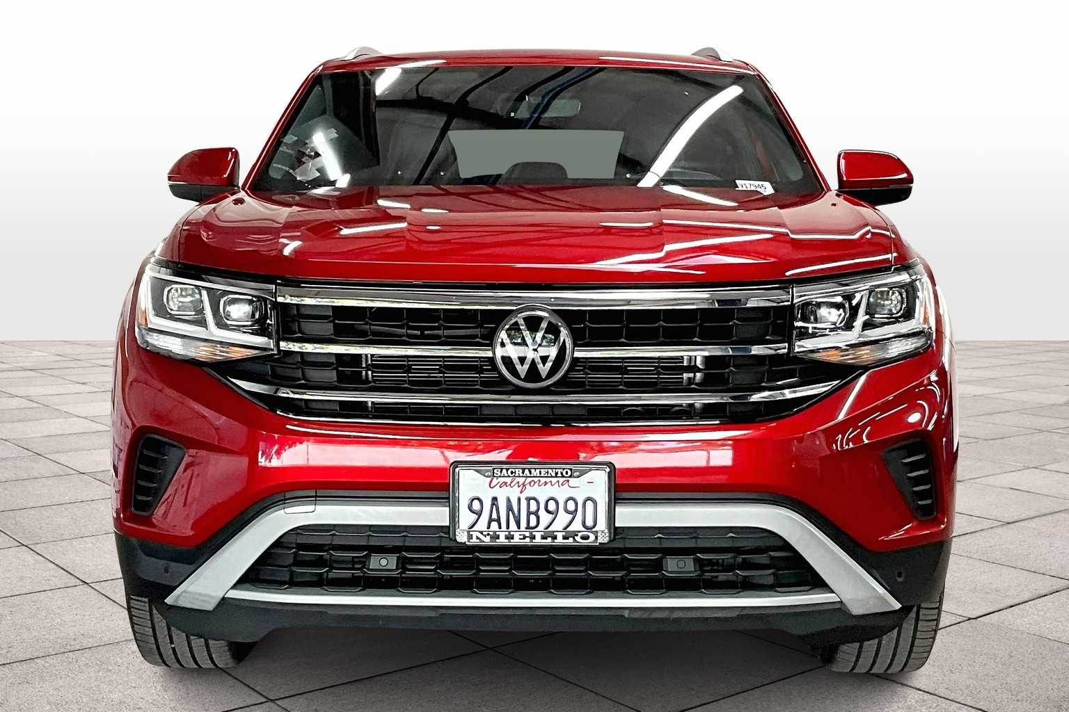2022 Volkswagen Atlas Cross Sport V6 SE Technology photo 3