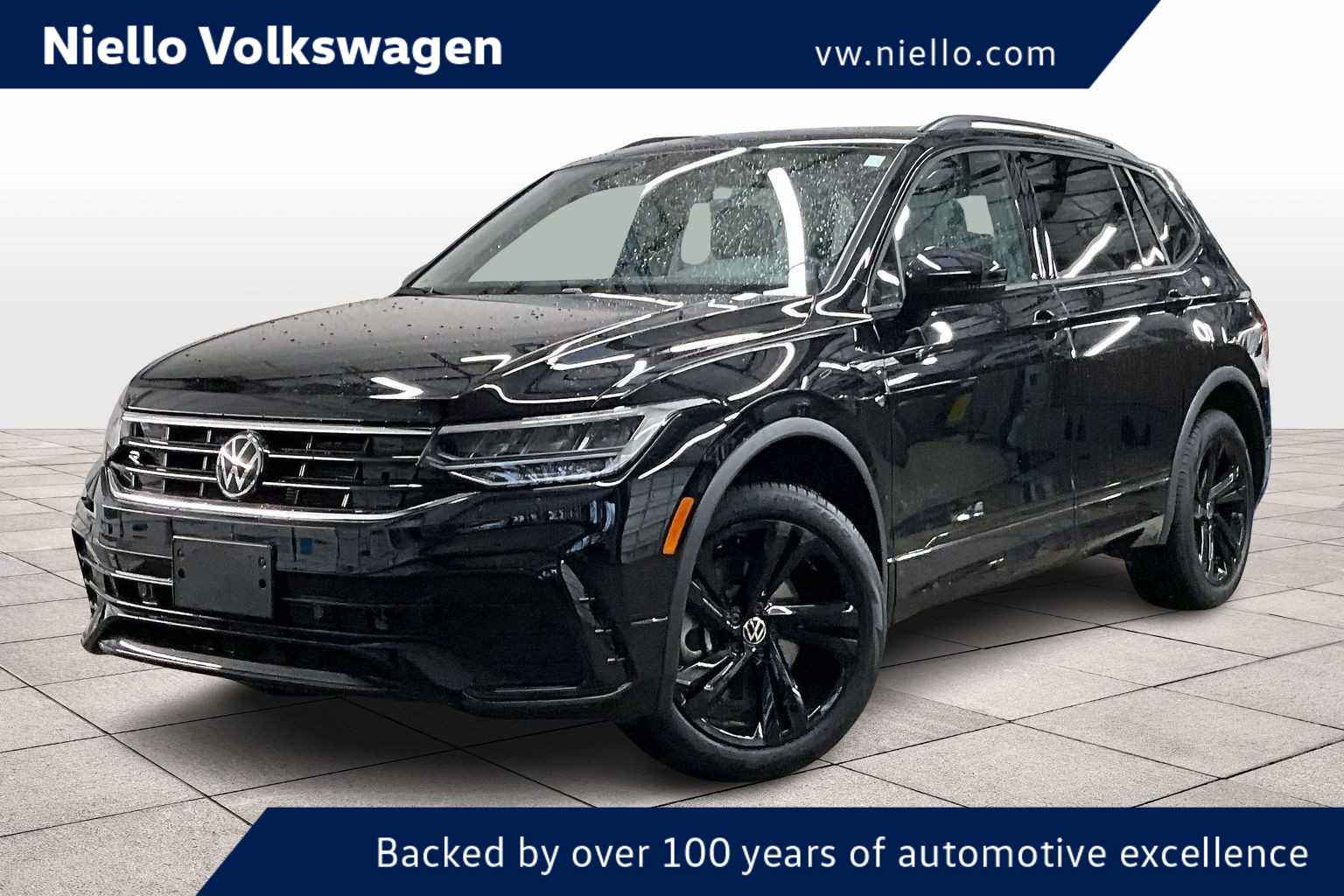 2024 Volkswagen Tiguan SE R-LINE BLACK's photo