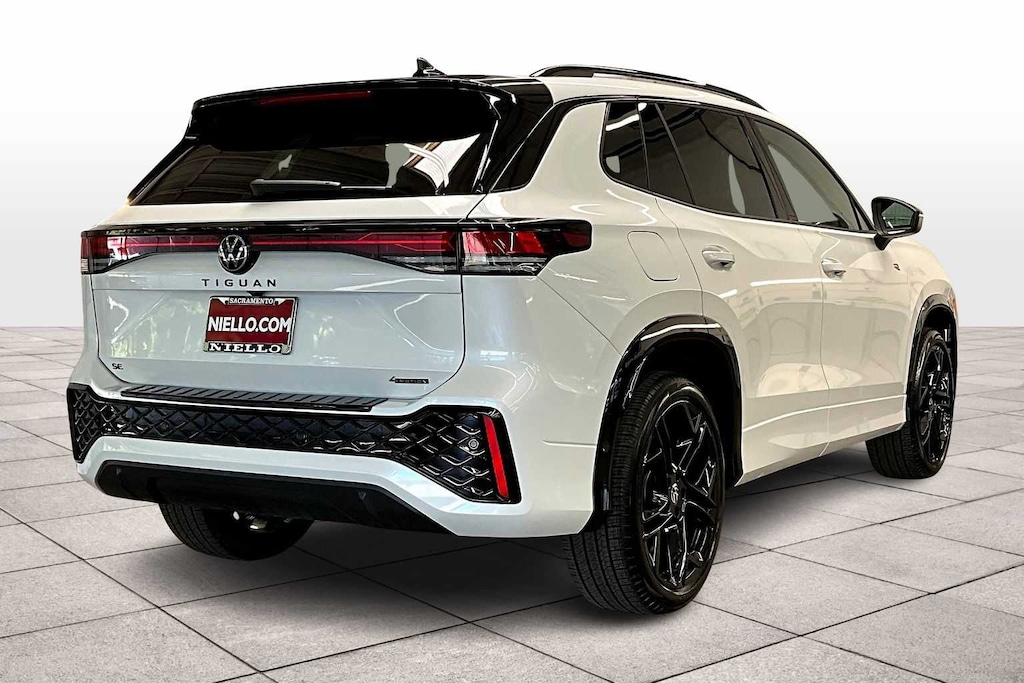 New 2025 Volkswagen Tiguan SE R-Line AWD 2.0T 4MOTION