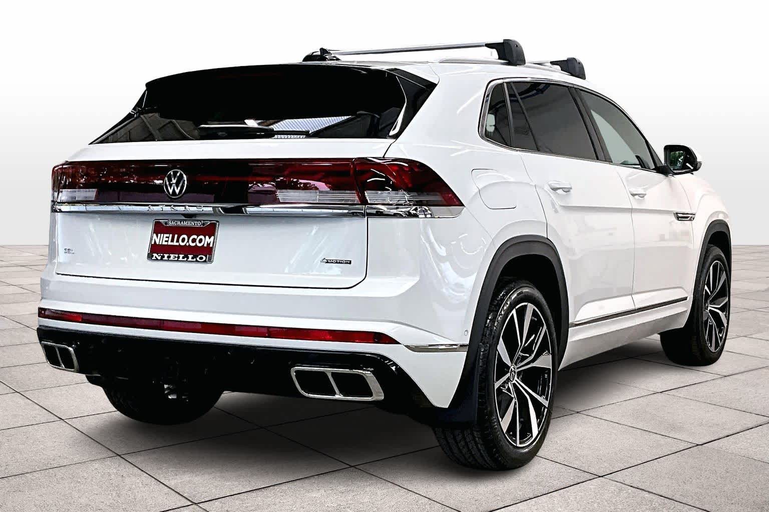 2026 Volkswagen Atlas Cross Sport SEL Premium R-Line photo 4