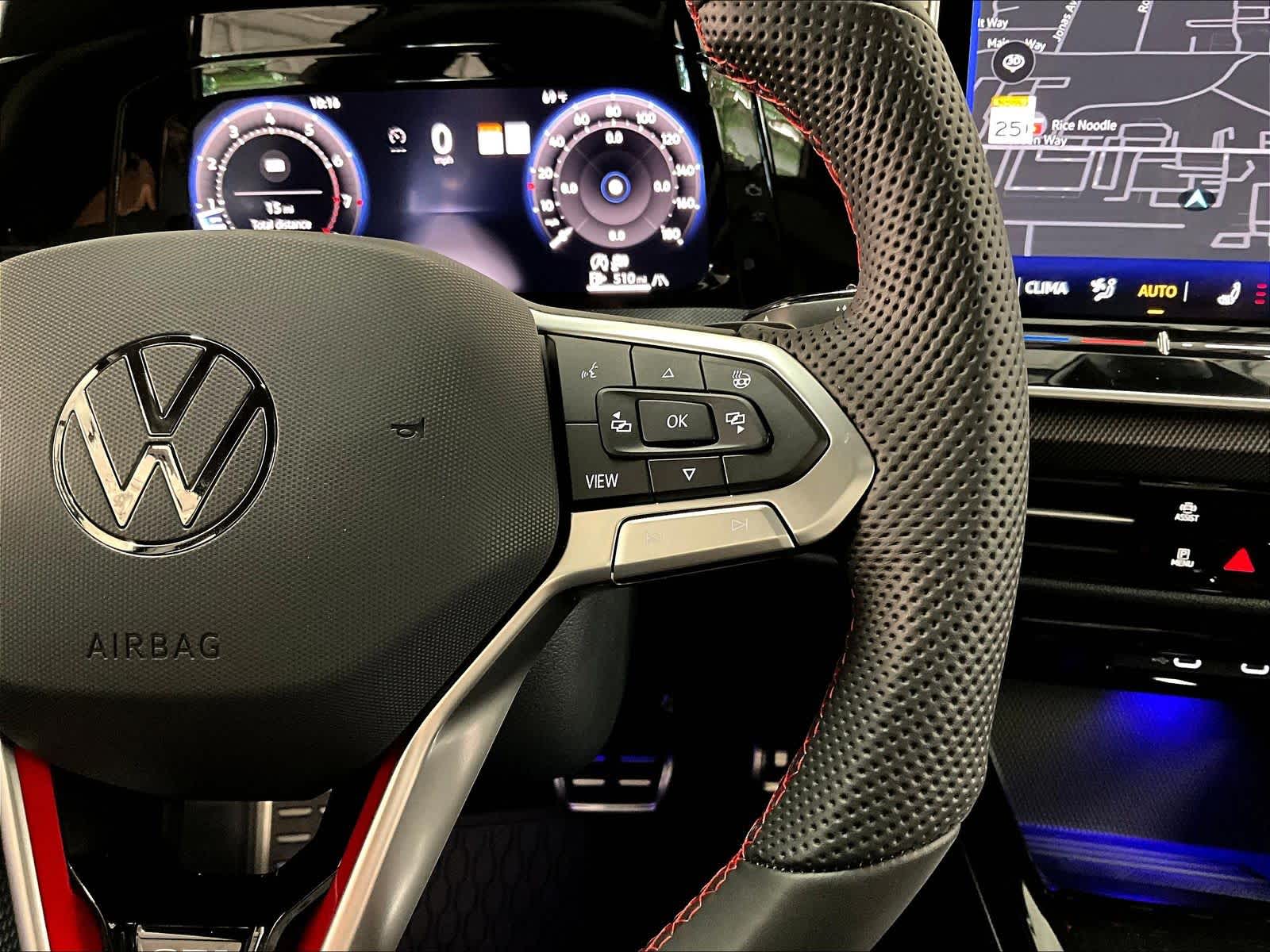 2025 Volkswagen Golf GTI SE - Photo 18