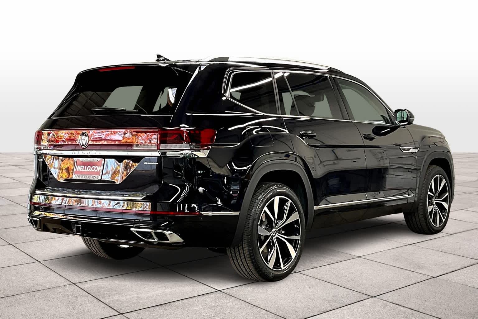 2025 Volkswagen Atlas SEL Premium R-Line photo 4