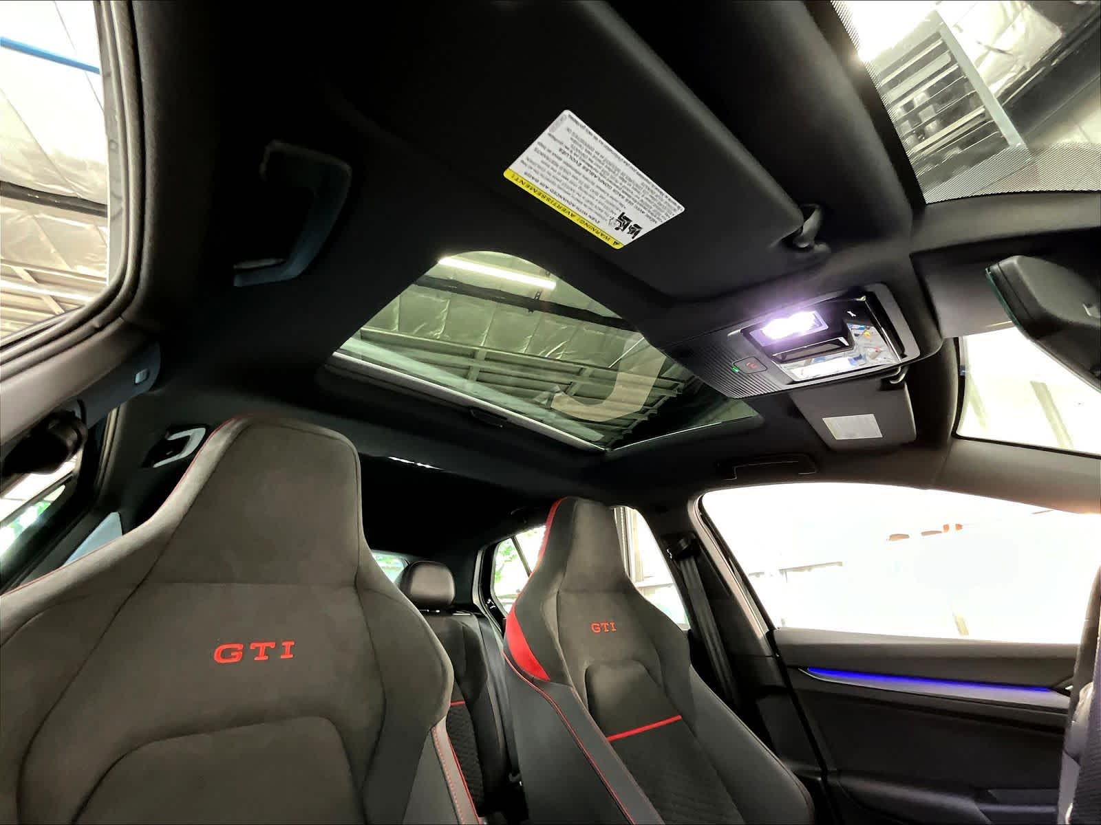 2025 Volkswagen Golf GTI SE - Photo 28