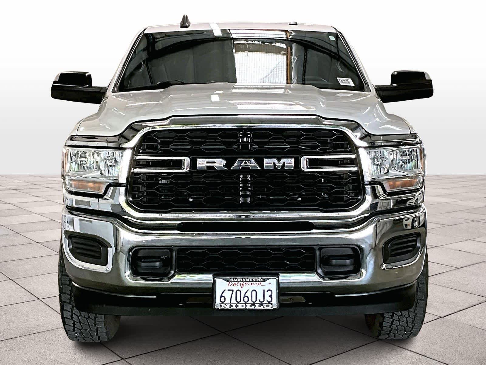 2022 Ram 2500 Tradesman 4x4 Crew Cab 64 Box photo 2