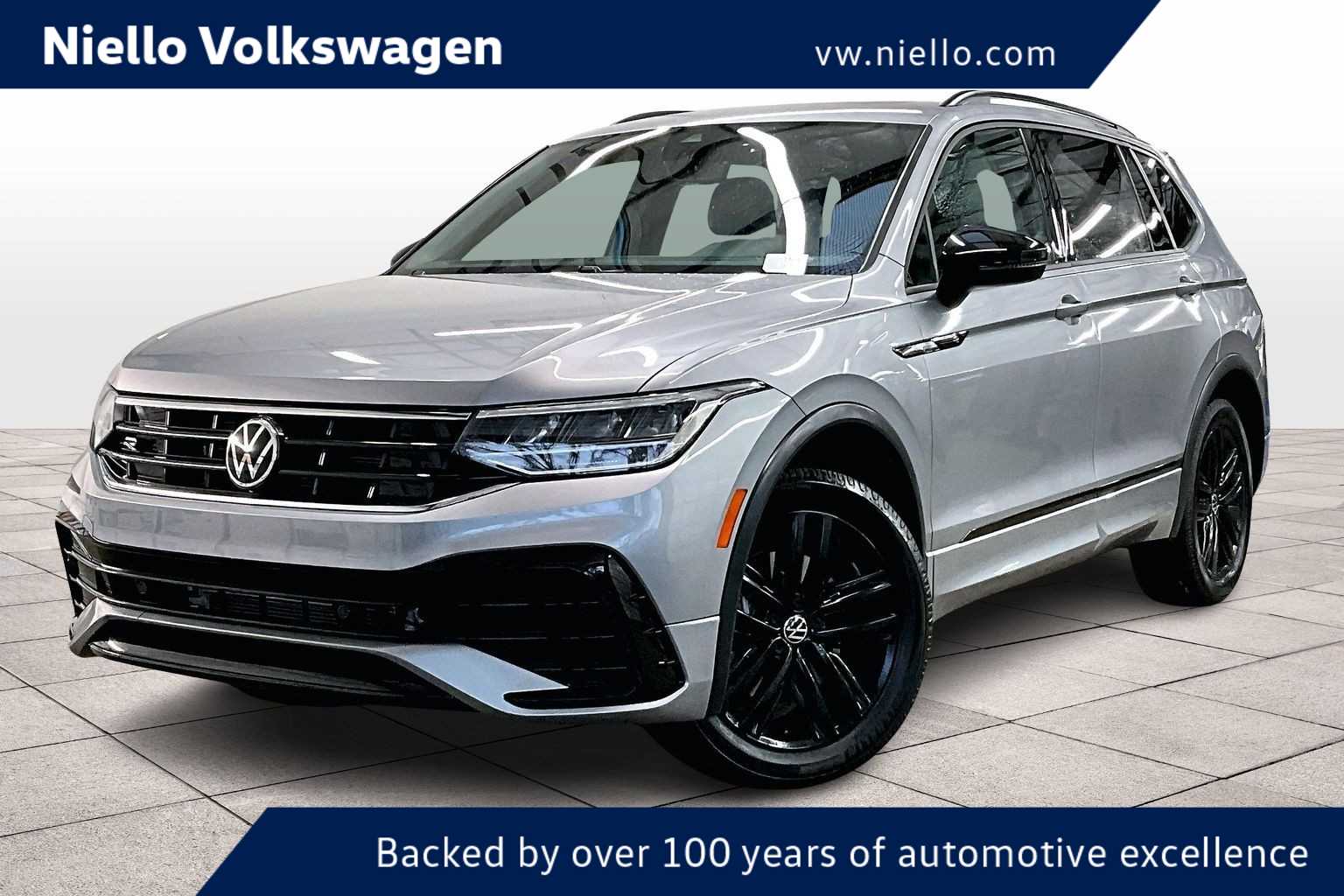 2022 Volkswagen Tiguan SE R-LINE BLACK's photo