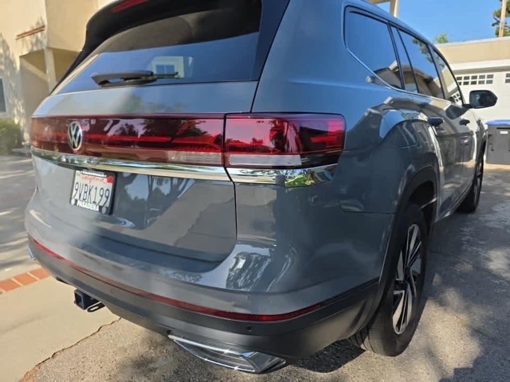 Used 2025 Volkswagen Atlas 2.0T SE w/Technology FWD