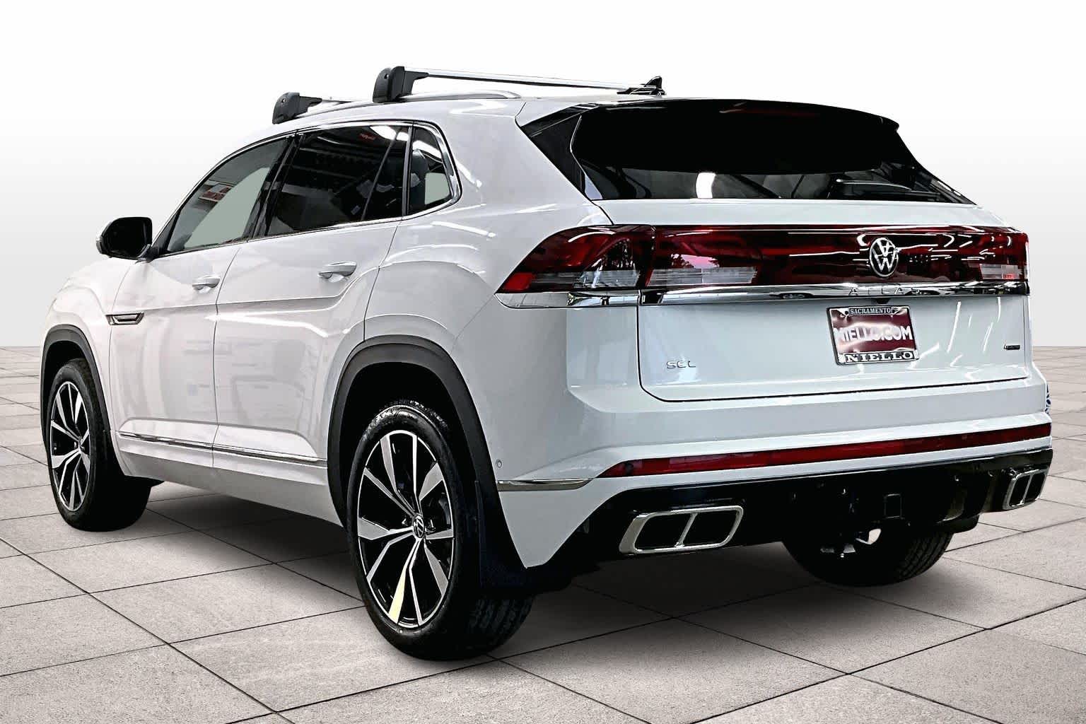2026 Volkswagen Atlas Cross Sport SEL Premium R-Line photo 3