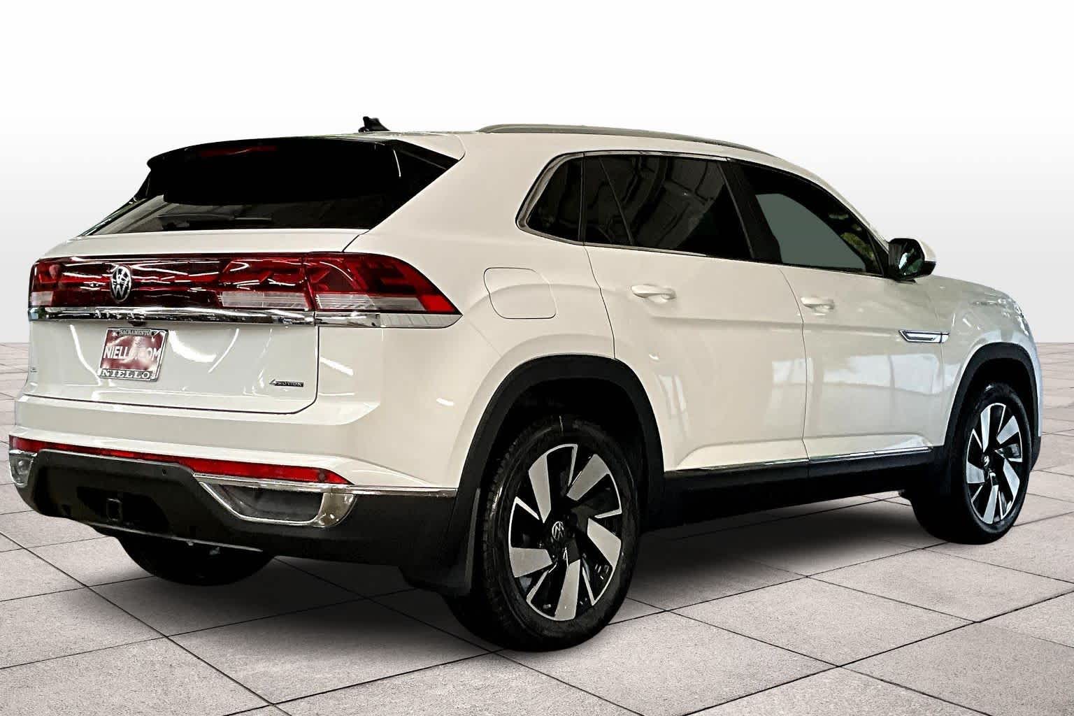 2026 Volkswagen Atlas Cross Sport SEL photo 4