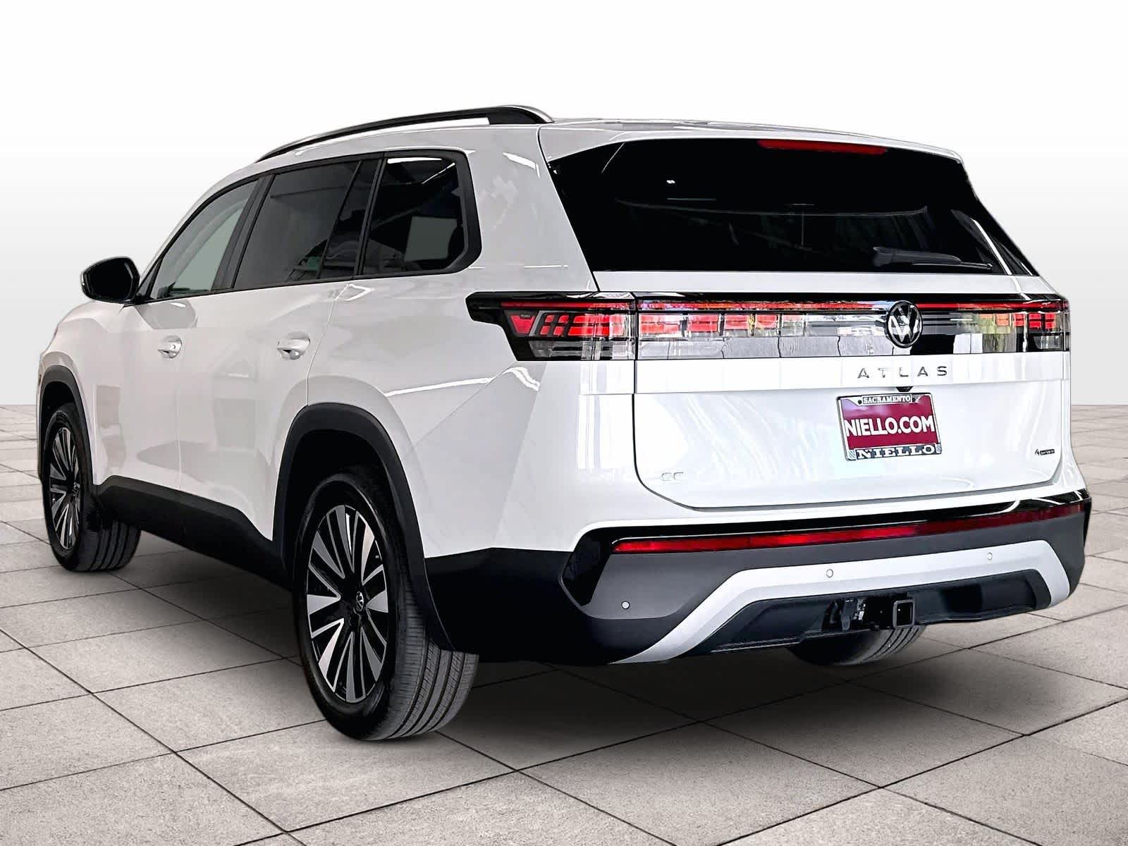 New 2027 Volkswagen Atlas SE w/Technology 4MOTION