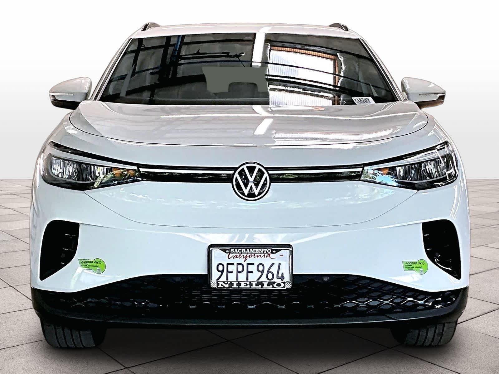 2023 Volkswagen ID.4 Pro photo 2