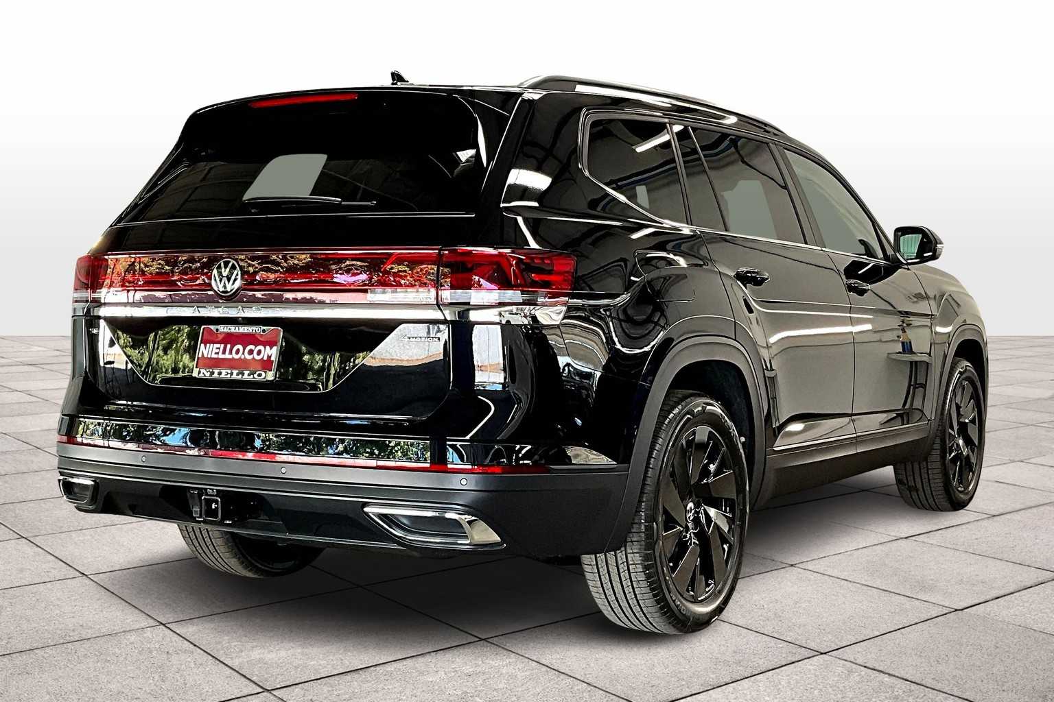 2026 Volkswagen Atlas SE Technology photo 2