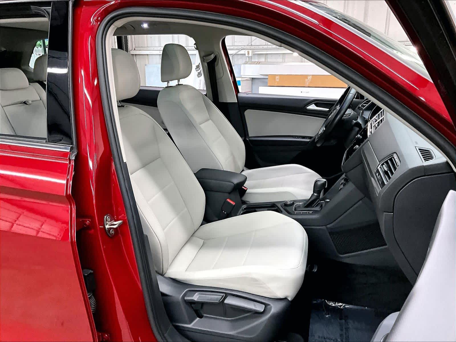 2019 Volkswagen Tiguan SE photo 3