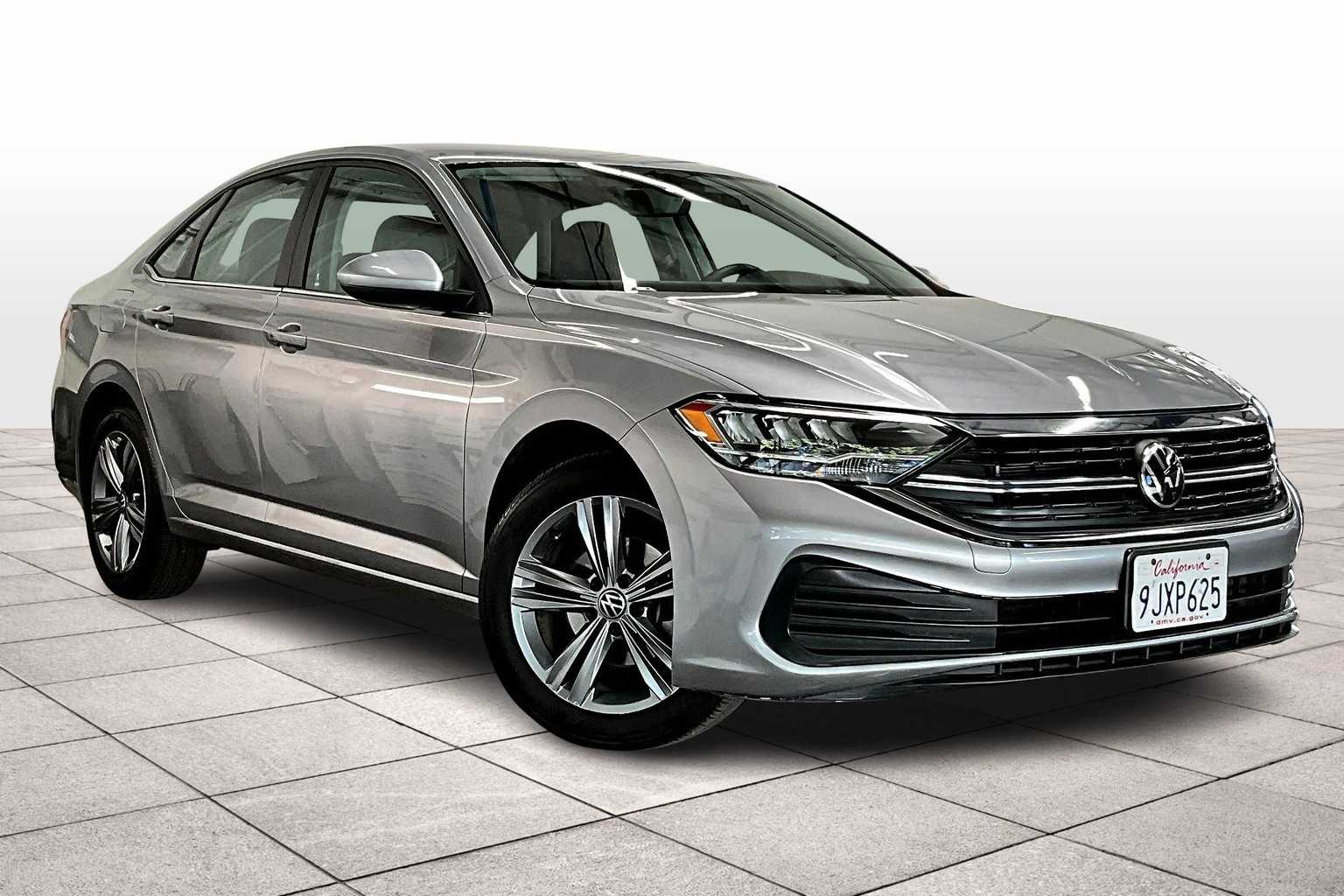2024 Volkswagen Jetta SE photo 2
