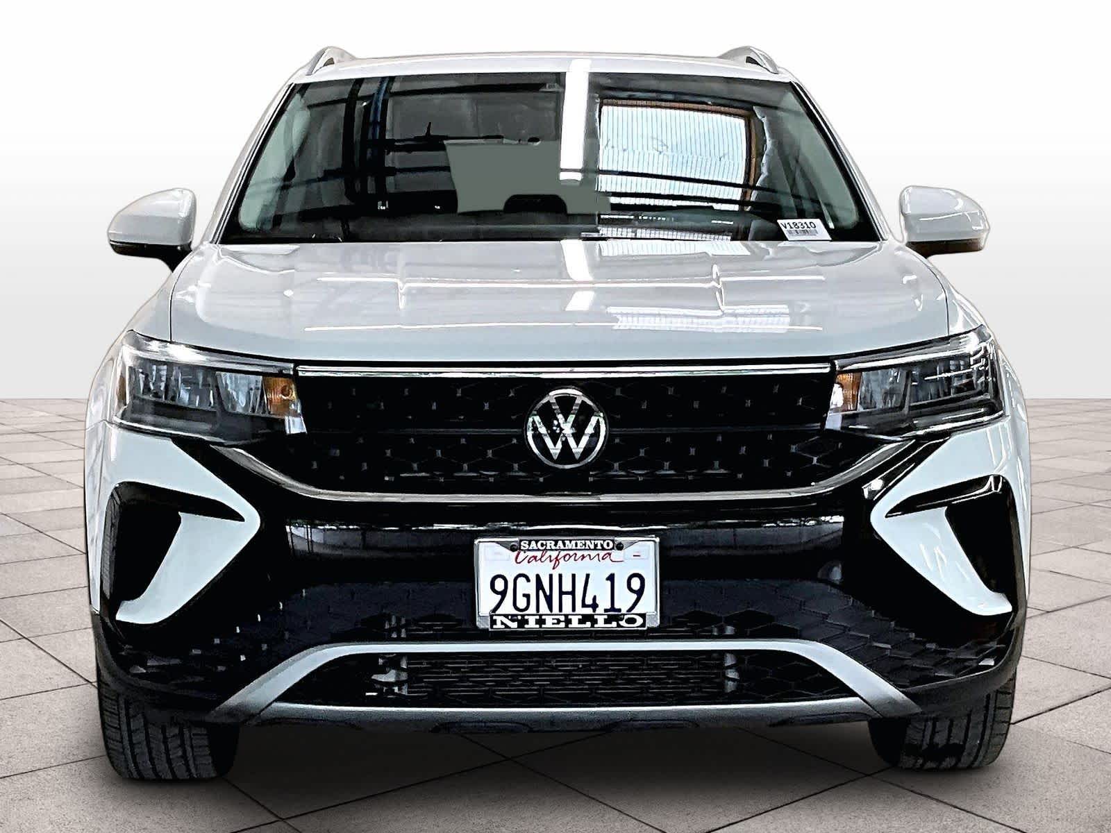 2023 Volkswagen Taos SE photo 2