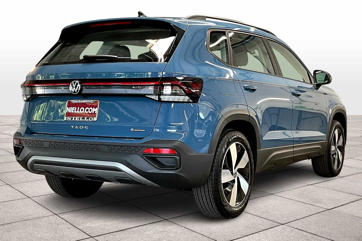 2025 Volkswagen Taos S photo 4