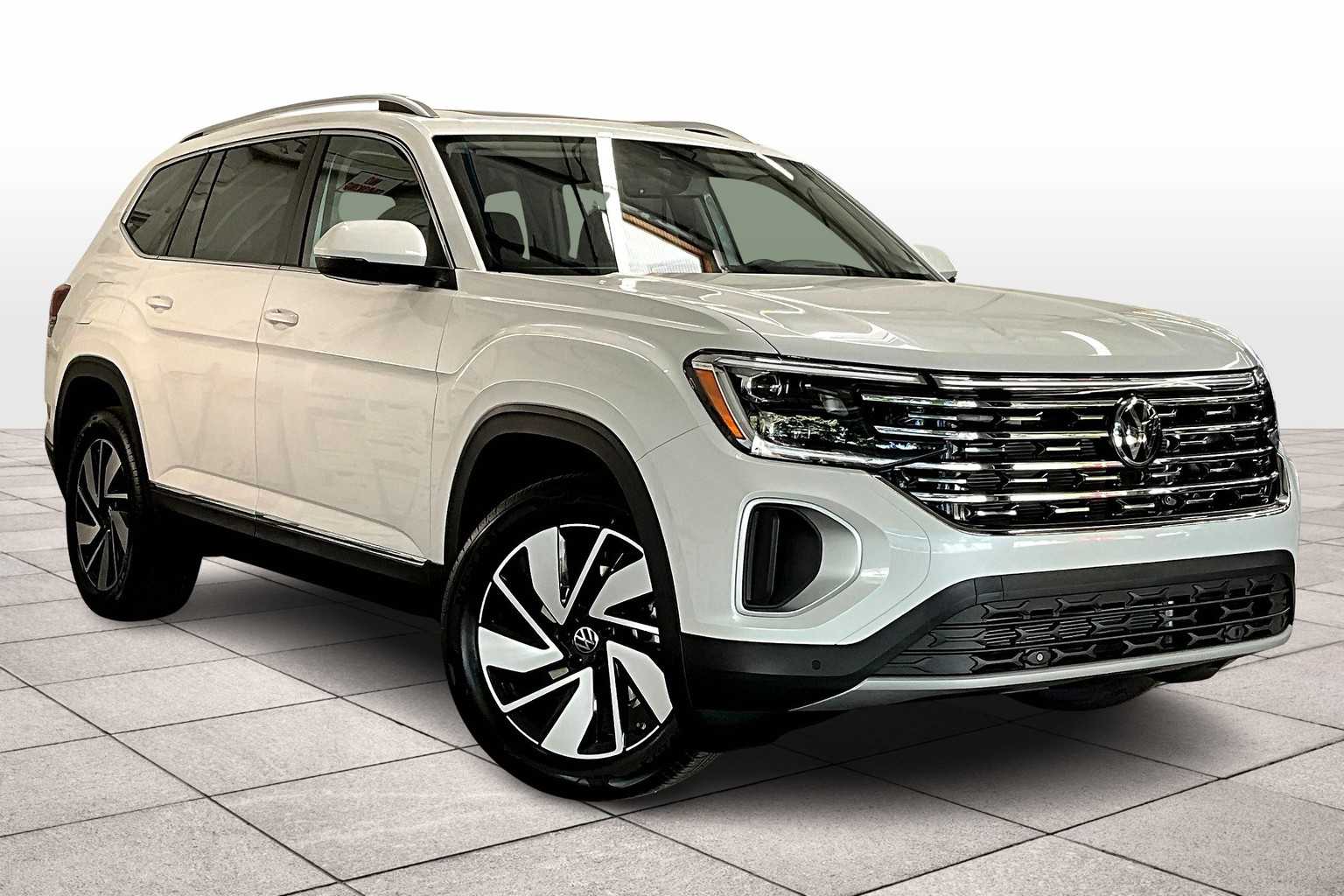 2026 Volkswagen Atlas SEL photo 2