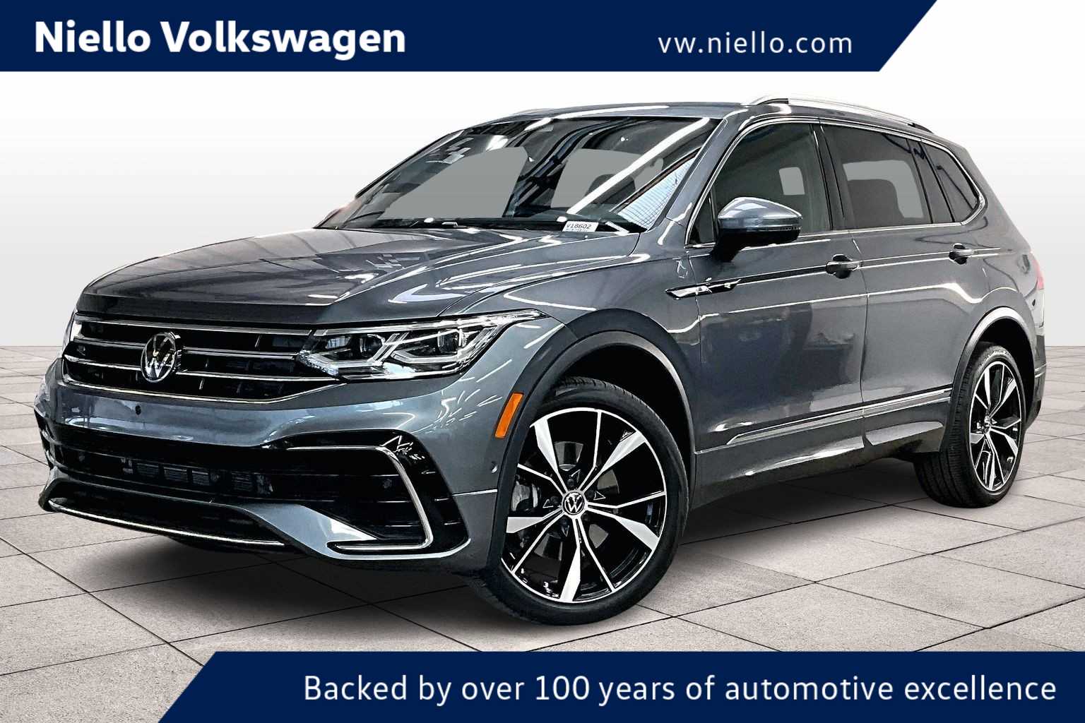 2024 Volkswagen Tiguan SEL R-LINE's photo